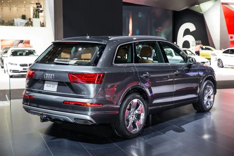 Ауди q7 2016