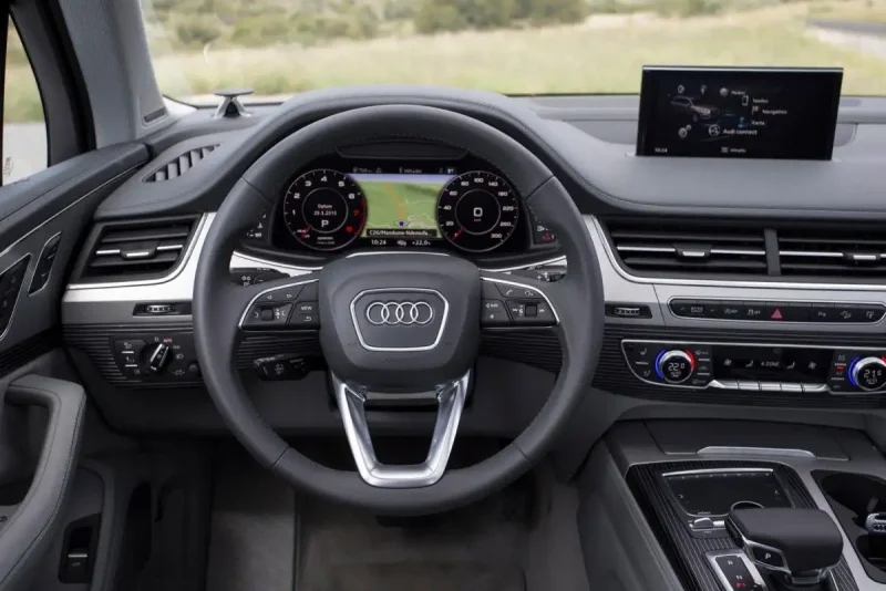 Audi q7 2022 салон