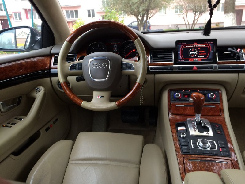 Audi a8 2011