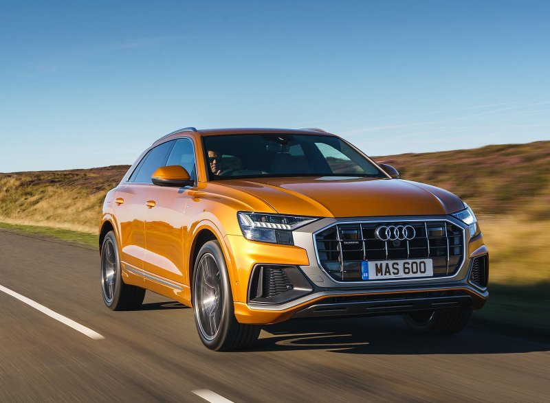 Audi q8 s-line