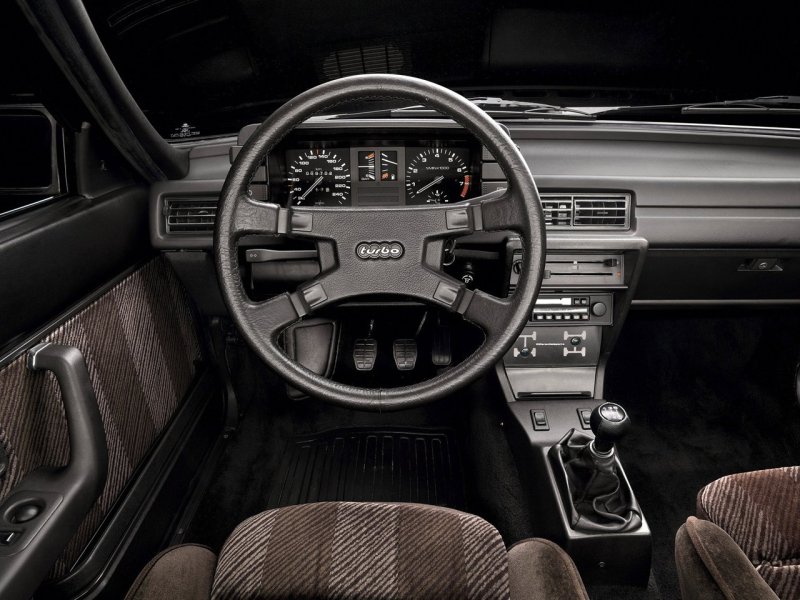 Audi 80 quattro салон