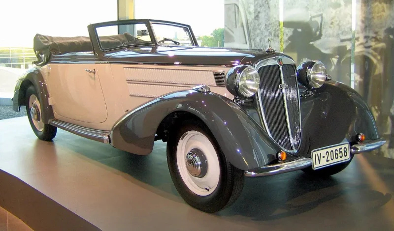 Автомобиль Front uw 225 Audi