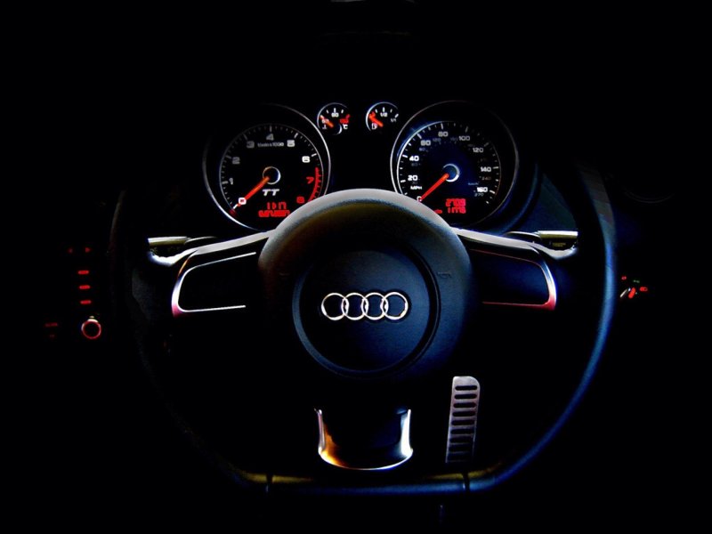 Audi quattro значок