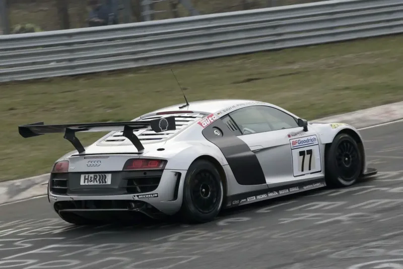 R8 Audi gt1
