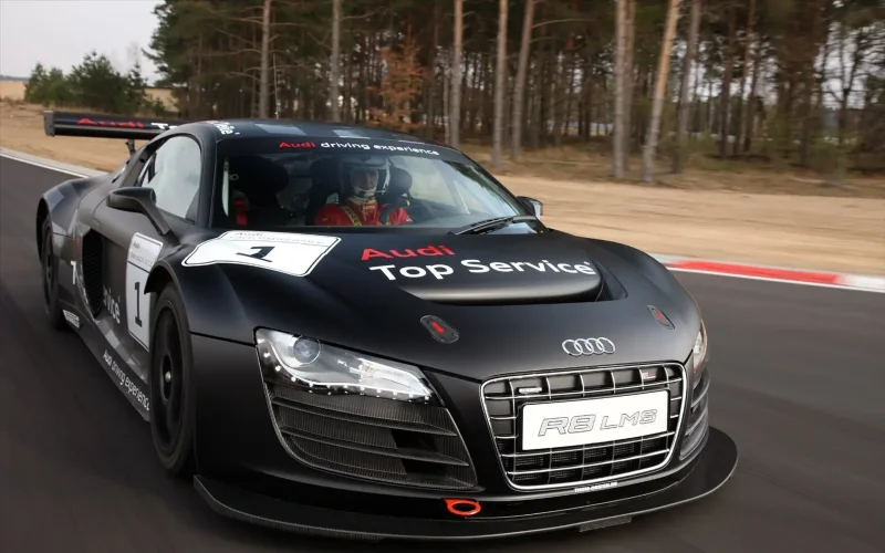 Audi r8 LMS 2016