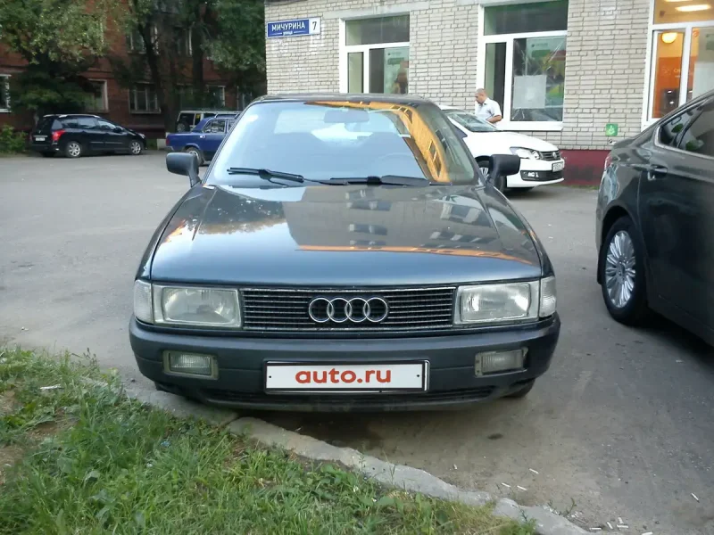 Ауди 1990 зеленая