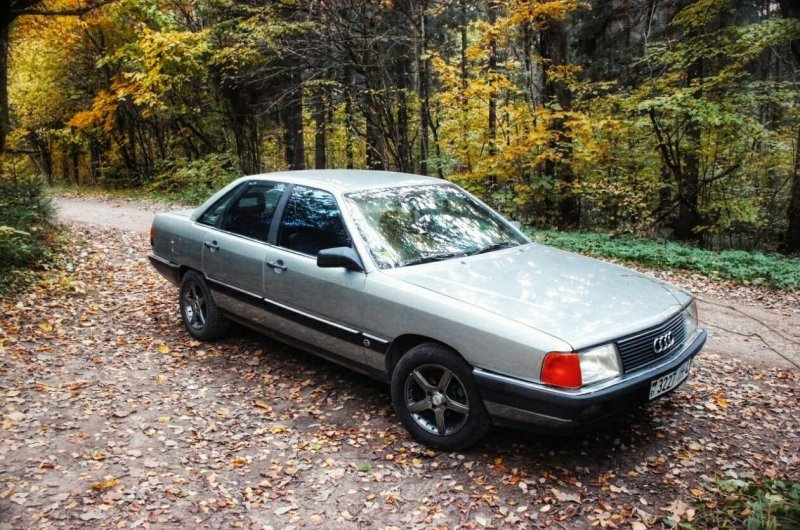 Audi 100 c3