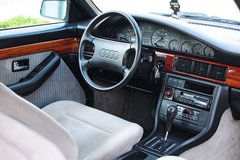 Audi 100 c3