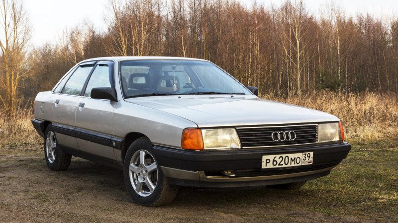 Audi 100 c3 r15