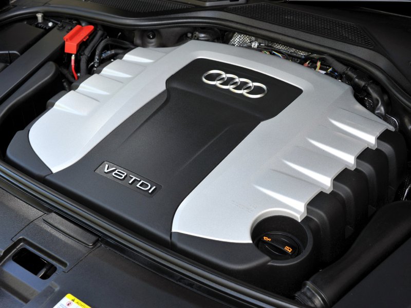 Audi a8 v8