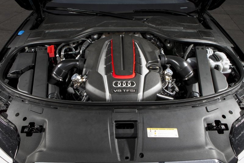Audi s8 2014 engine