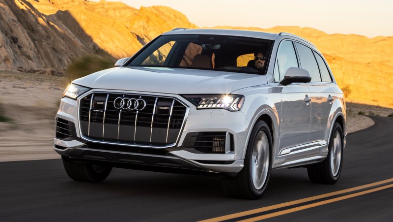 Ауди q7 2020