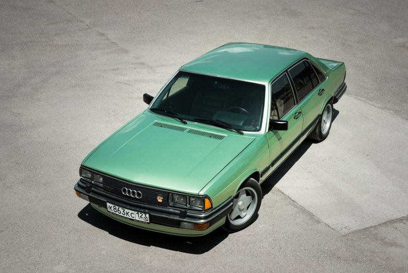 Audi 100 c2 зеленая