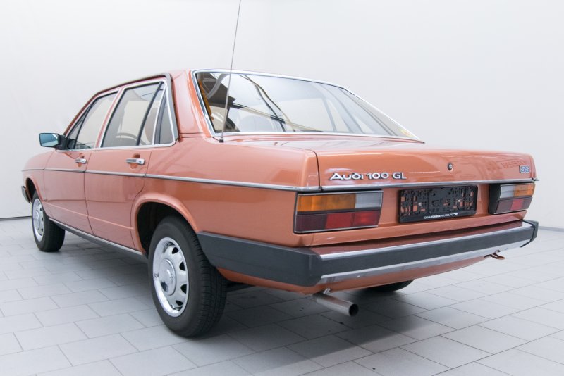 Audi 100 (43, c2) 1976