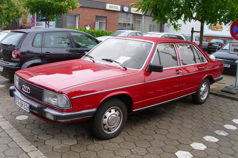 Audi 100 c2 хэтчбек