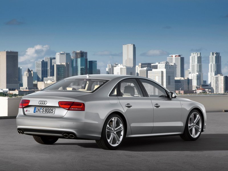 Ауди s8 2011
