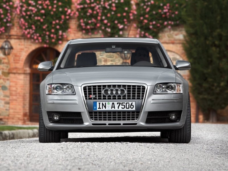 Audi s8 d3 2005