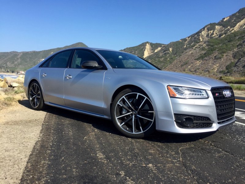 Audi s8 Plus американская
