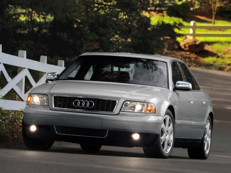 Audi s8 d2 2002