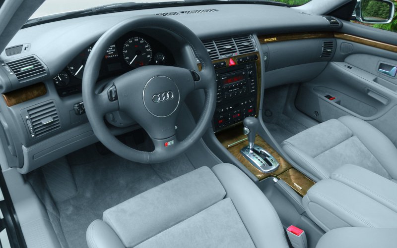 Ауди s8 2000г