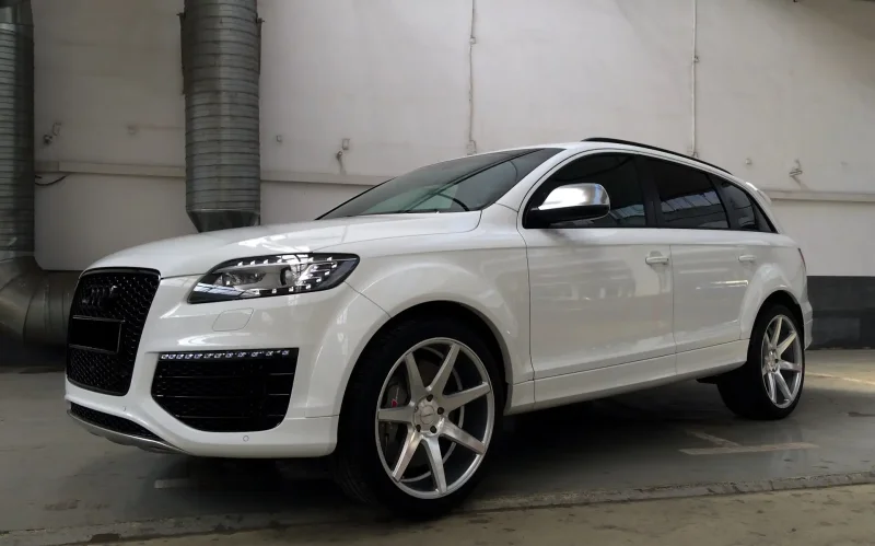 Audi q7 White