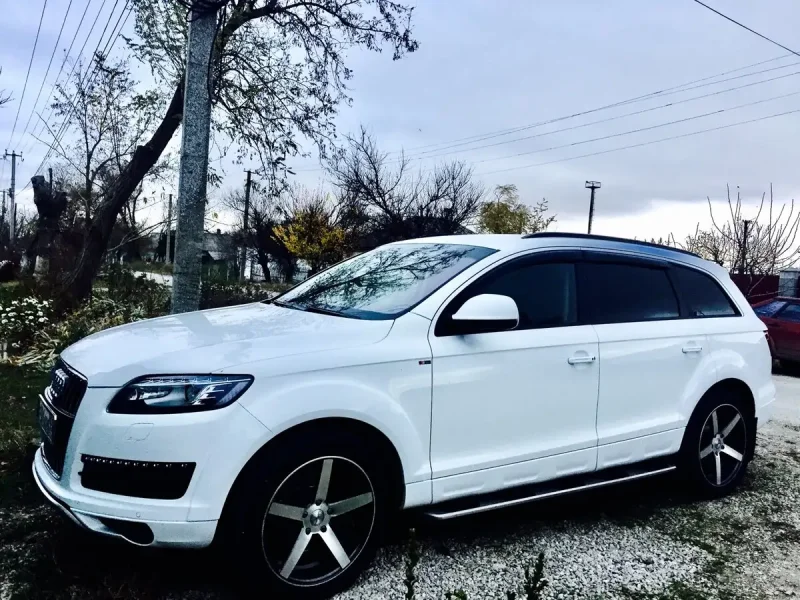 Ауди q7 белая на белых дисках