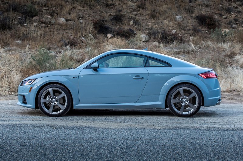Audi TTS кабриолет черный 2017