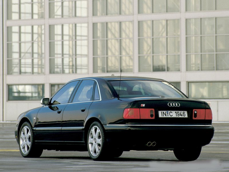 Audi s8 d2 2002
