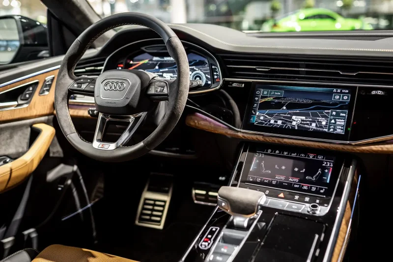 Audi q8 салон