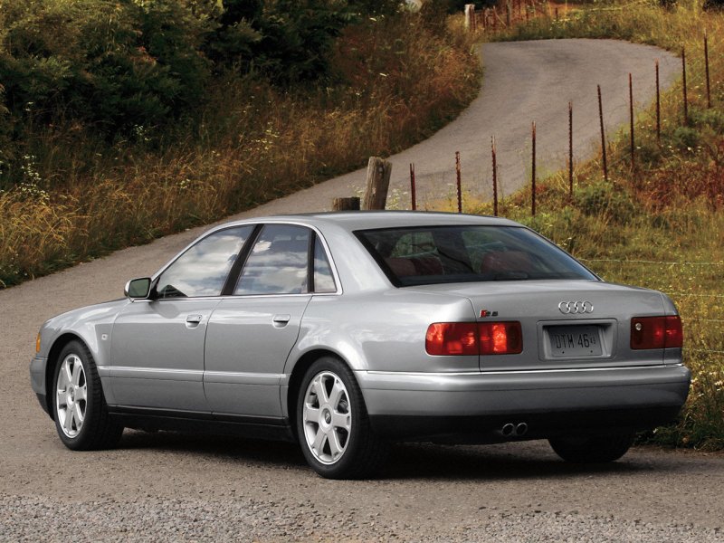 Audi s8 d2
