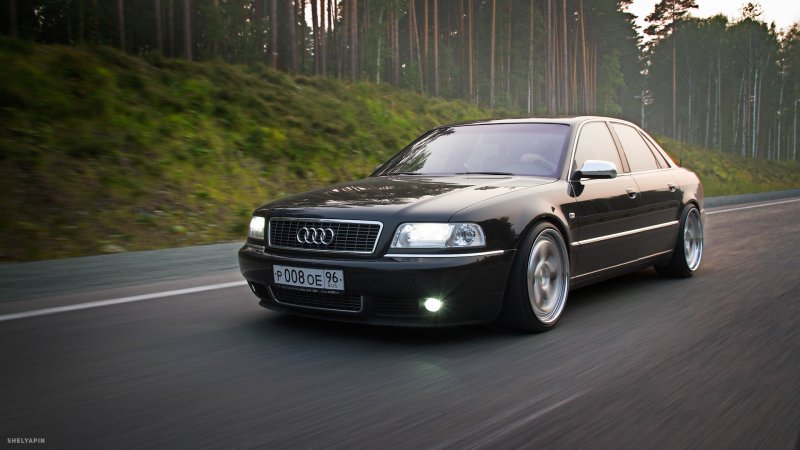 Audi s8 d2 Black