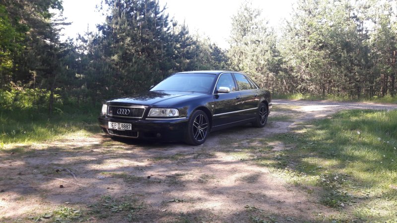 Ауди s8 2000