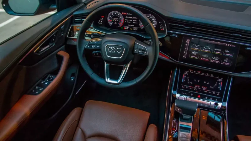 Audi q8 2021 салон