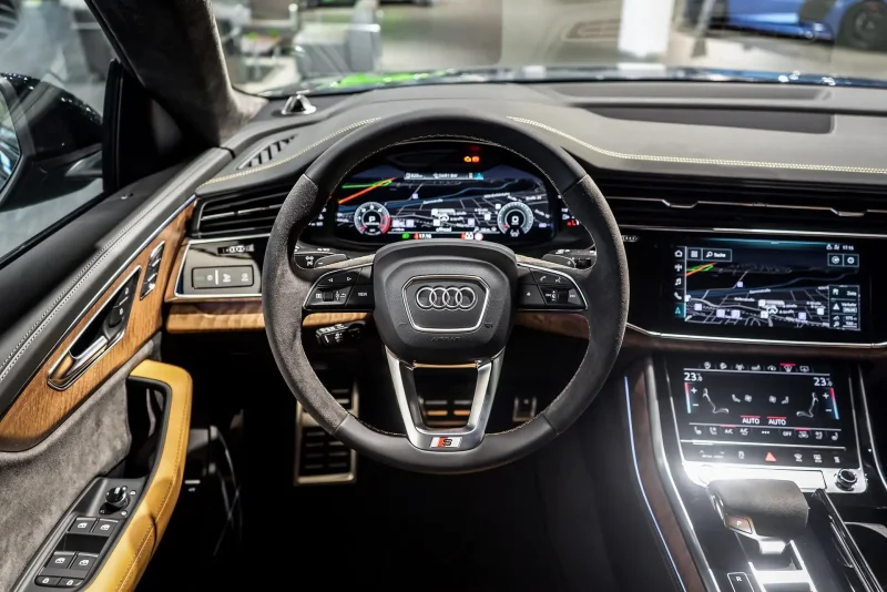 Audi q8 салон