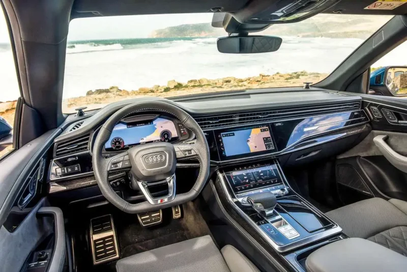 Audi q8 салон