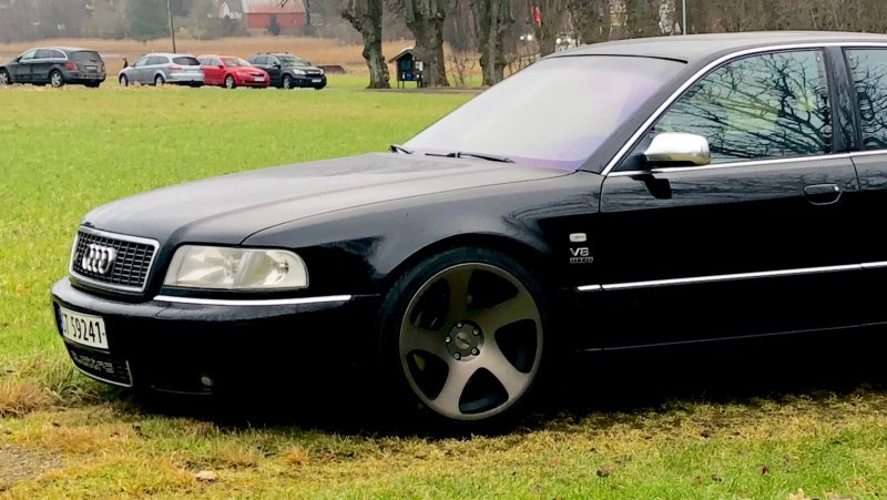 Audi s8 d2