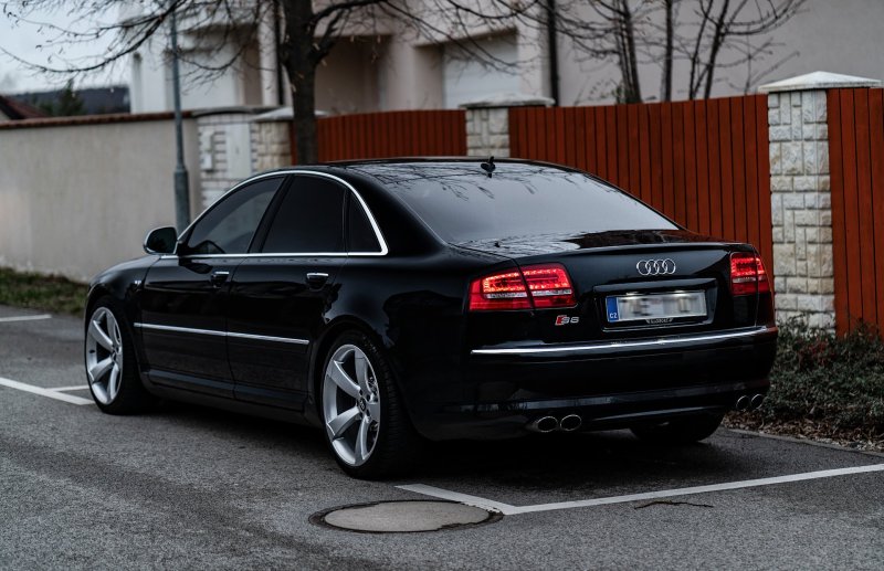 Ауди s8 2004