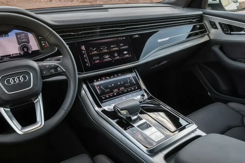 Audi q8 Interior