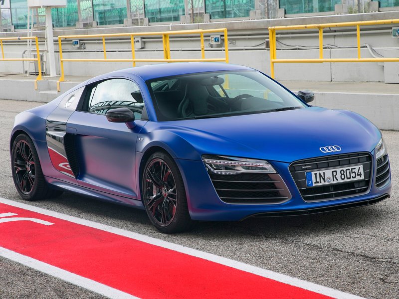 Ауди r8 v10