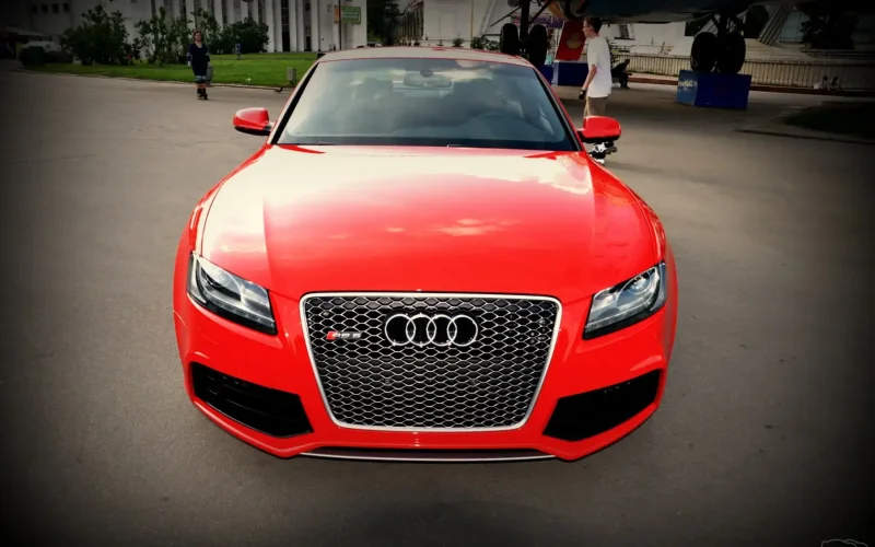 Audi rs5 Red