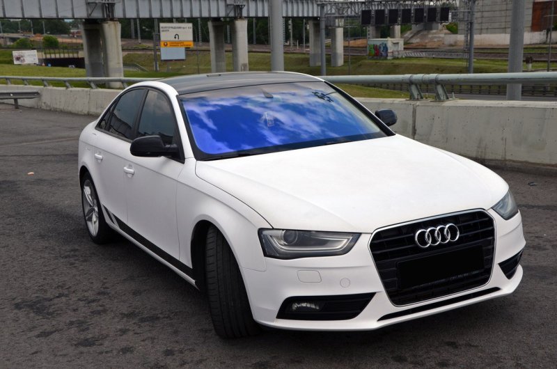 Audi a4 b8 белая с черной крышей