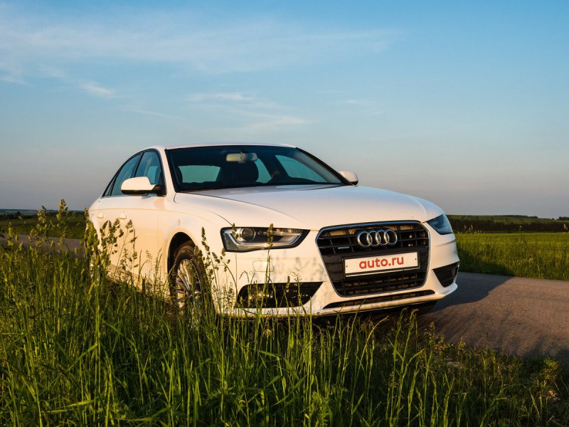 Audi a4 b8 белая
