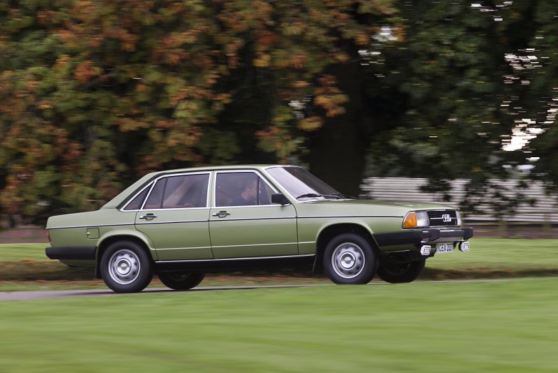 Audi 100 c2 хэтчбек