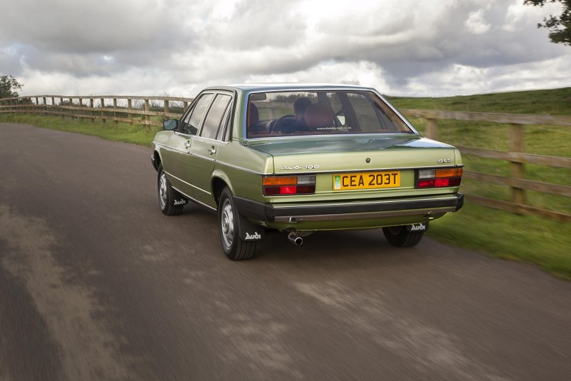 Audi 100 c2