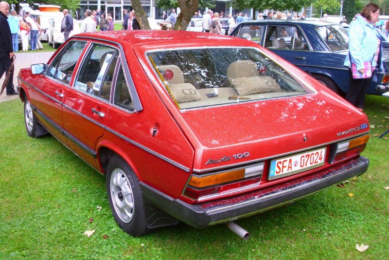 Audi 100 II (c2)