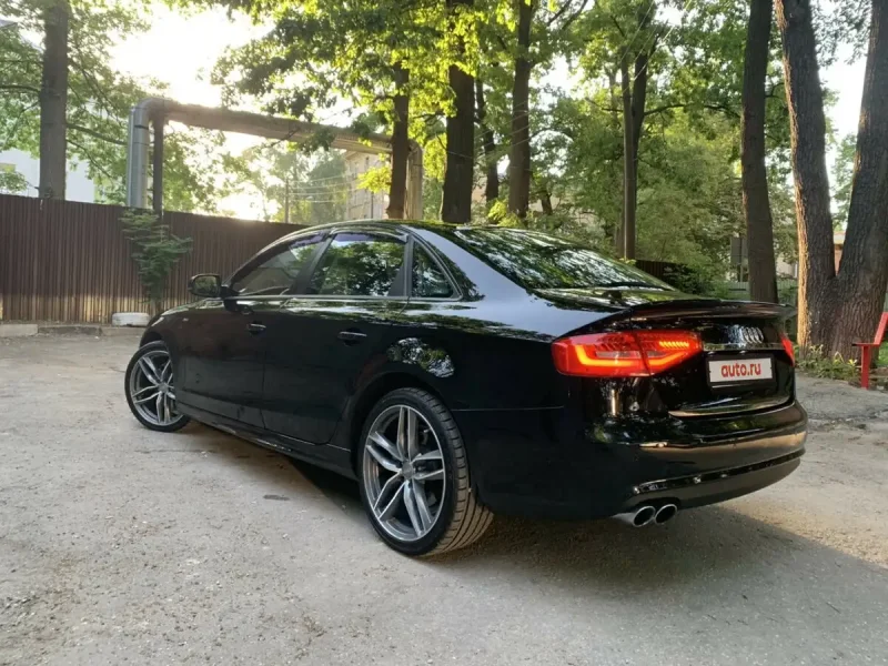 Audi a4 b8 Рестайлинг черная