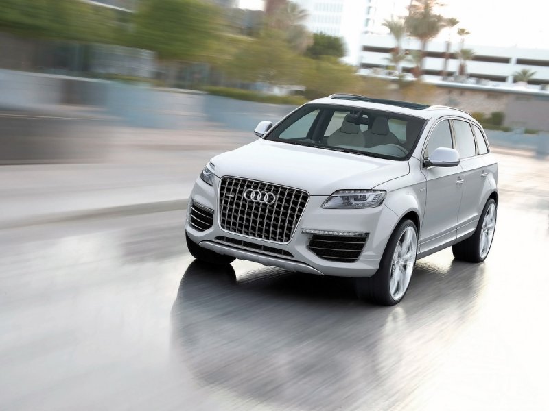 Машина Ауди q7