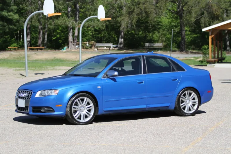 Audi а4 b7 синяя