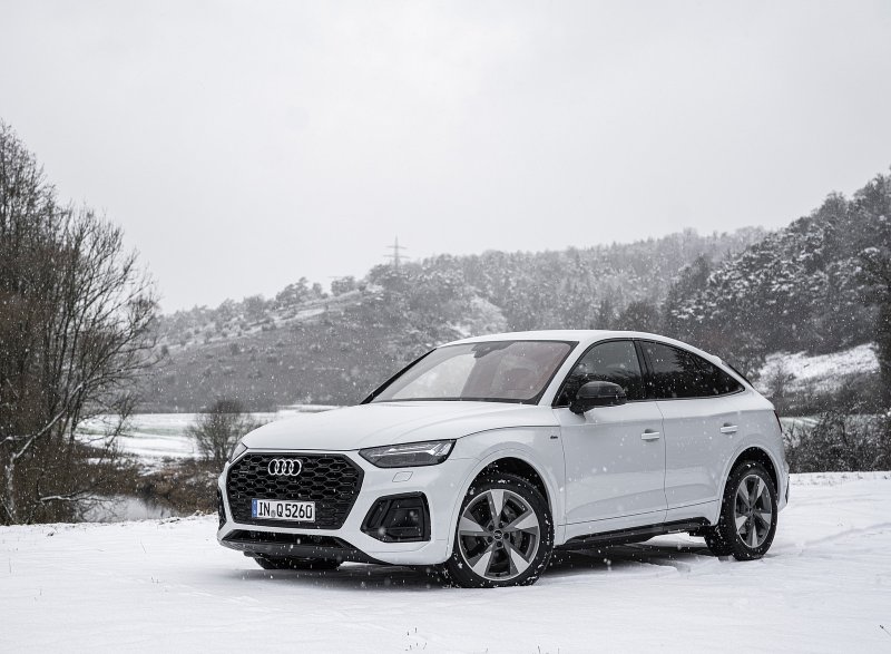 Audi q5 2022 синяя