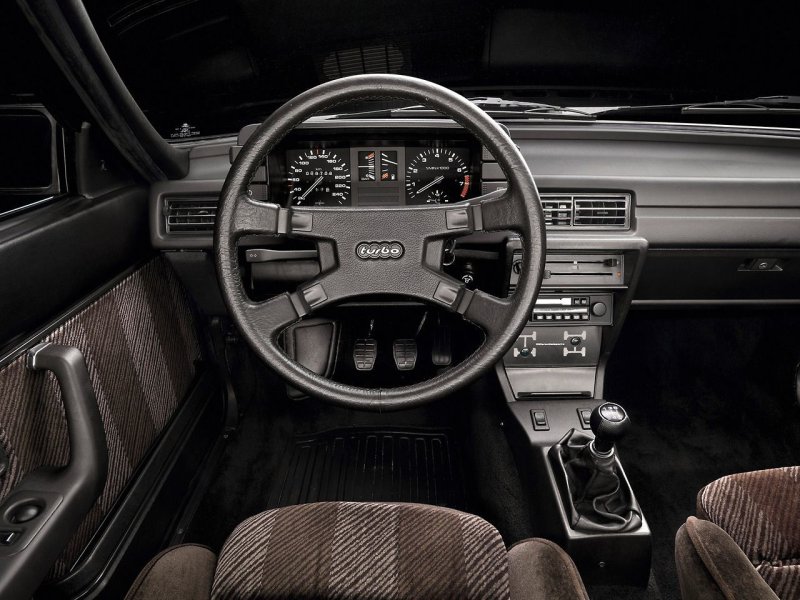 Audi 80 Coupe quattro салон